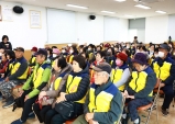 금강송면 노인일자리 참여 어르신들, 한 해 활동 마무리