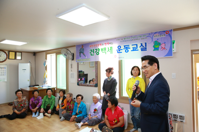제45회 어버이날 경로 행사 사진2.jpg