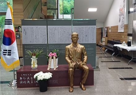 자유와 사랑을 피워 낸 저항시