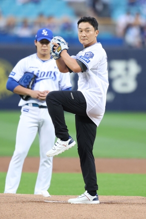 울진해경, 구조대장 김해인 경감 삼성라이온즈 홈경기 시구