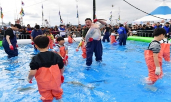 울진군, 2025 죽변항 수산물축제 개최