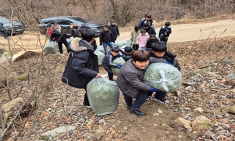 노음초 ‘2025 겨울철 산양 먹이 주기’ 행사 참여
